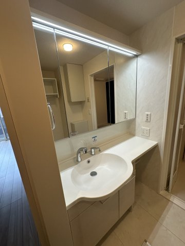 ＧＲＡＮＤ　Ｄ－ｒｏｏｍ京町の洗面所