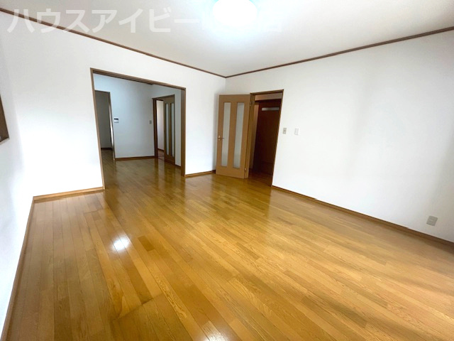 【居間・リビング】の画像