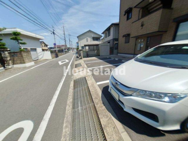 メゾン・ルポーゼ きのかわの駐車場