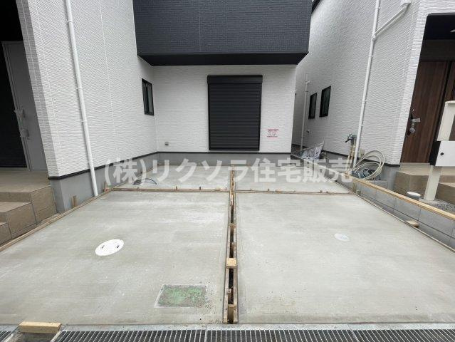 三井南町　新築一戸建ての駐車場|車2台駐車可能
■物件内覧・資金計画相談・住宅ローン相談、リフォーム相談、お問合せ受付中■
※当日・翌日のご内覧、ご相談はお電話でのお問合せがスムーズです！