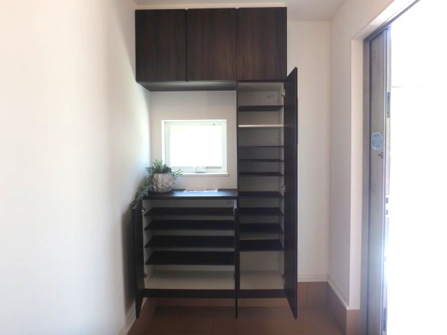 高倉台２丁目戸建の収納|玄関収納です。