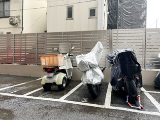 【駐車場】 | バイク置き場。空き区画の有無や駐輪料金、サイズおよび排気量規定などについては、改めてお問い合わせください。～即日のご見学可能～　お問合せはお気軽にどうぞ。
