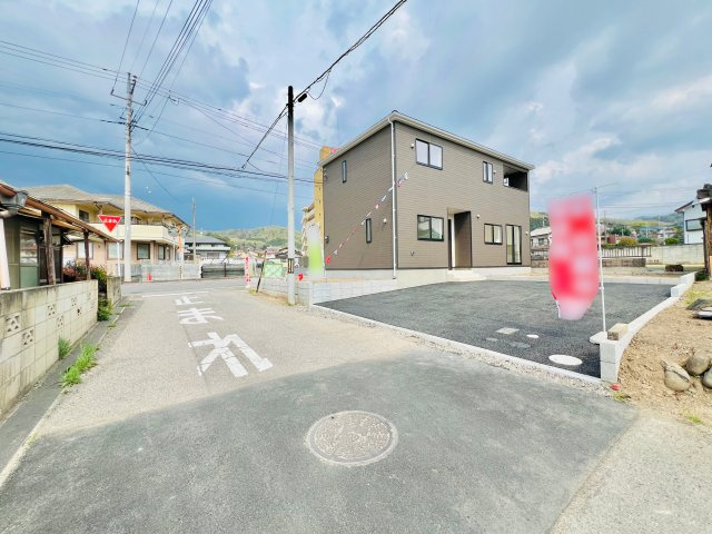 桐生市菱町の前面道路含む現地写真|車の通りも少なく駐車も楽々♪