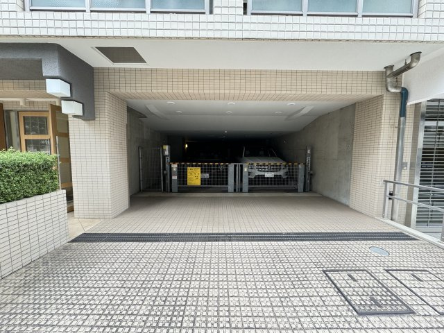 クオリア恵比寿サウスの駐車場