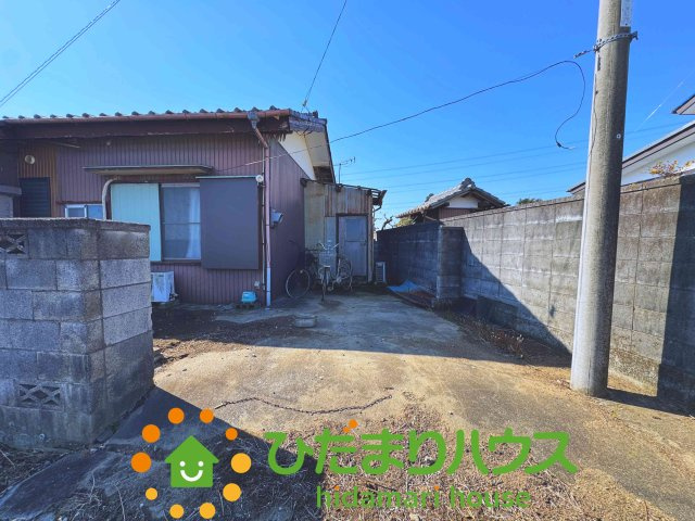 久喜市島川　中古一戸建ての駐車場