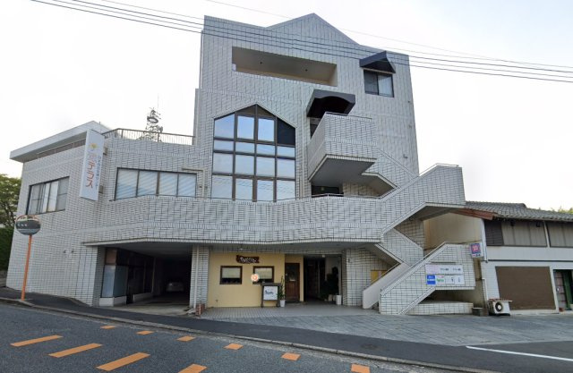 長崎県壱岐市　一棟ビルの外観