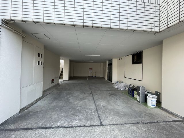 長崎県壱岐市　一棟ビルの駐車場