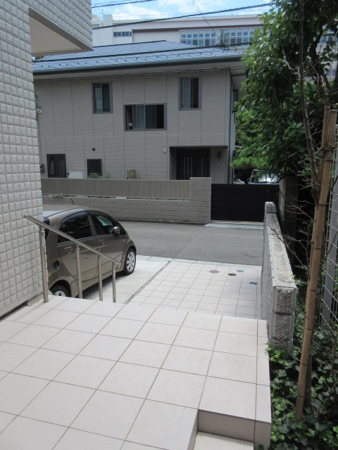 Ｍａｉｓｏｎ　ｄｅ　Ｏｎｚｅのエントランス|アプローチ