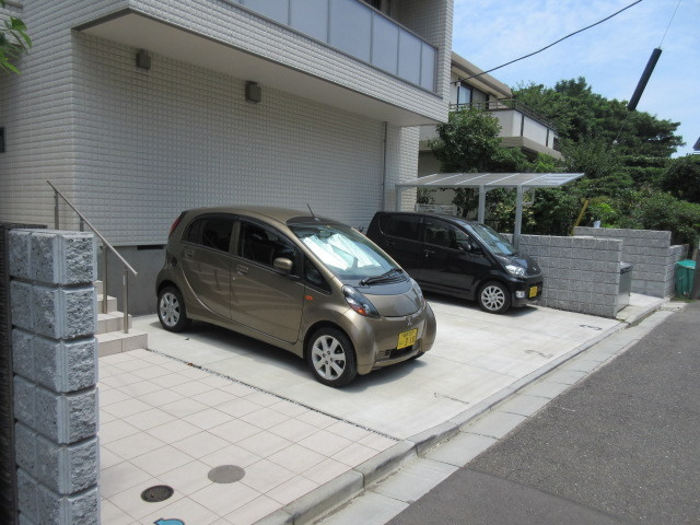 Ｍａｉｓｏｎ　ｄｅ　Ｏｎｚｅの駐車場|敷地内駐車場