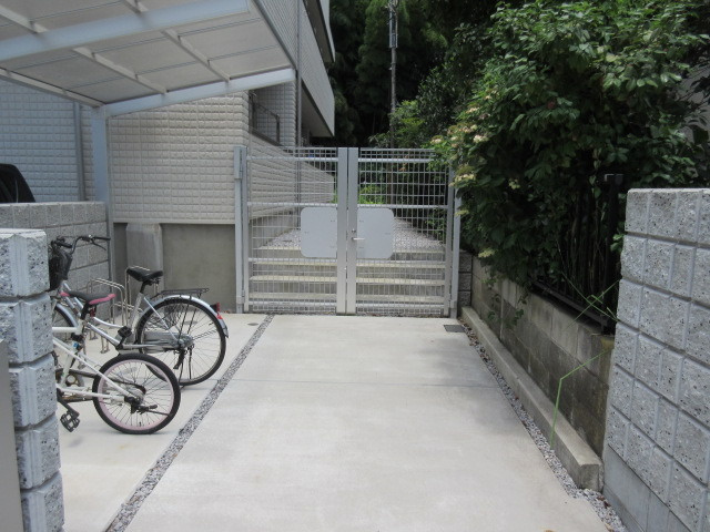 Ｍａｉｓｏｎ　ｄｅ　Ｏｎｚｅのその他共用部分|敷地内駐輪場