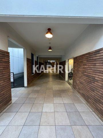 ユンヌ・ホワイエのロビー