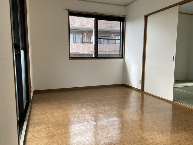 クレール松飛台の居間・リビング