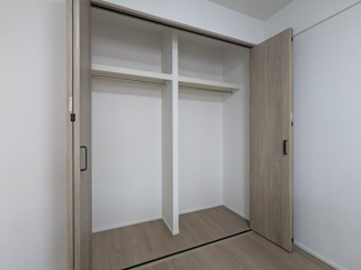 【収納】 | ライオンズマンション北鈴蘭台第2 | 大きなクローゼットでお荷物がたくさん収納できます。