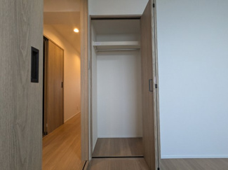 【収納】 | ライオンズマンション北鈴蘭台第2 | 高さのあるクローゼットでお洋服もたくさん入ります。