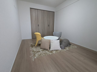 【洋室】 | ライオンズマンション北鈴蘭台第2 | お子様のお部屋としても客間としてもお使い頂けます。