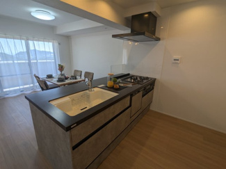 【キッチン】 | ライオンズマンション北鈴蘭台第2 | システムキッチン新調しております。