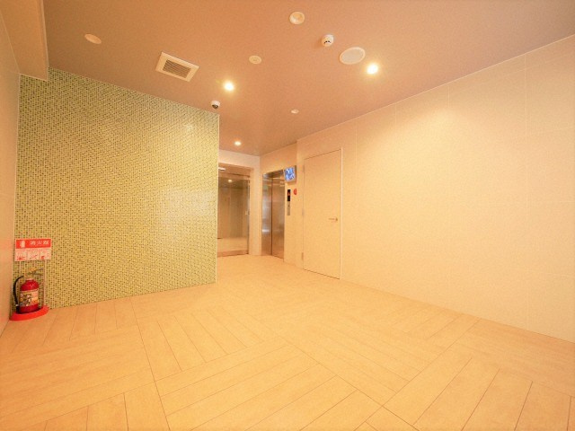 BRAVE北浜のロビー