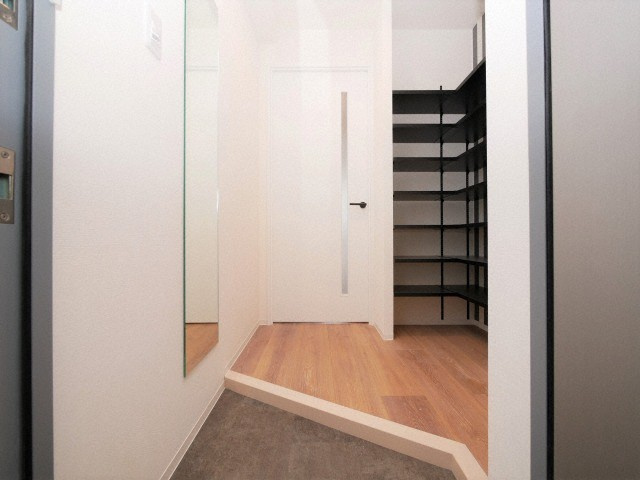 BRAVE北浜の玄関