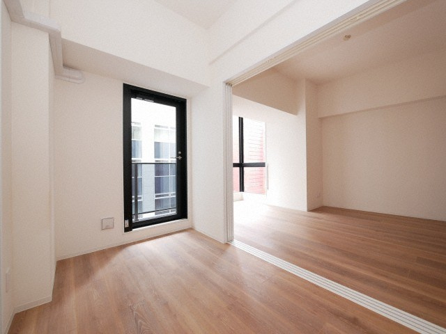 BRAVE北浜の洋室