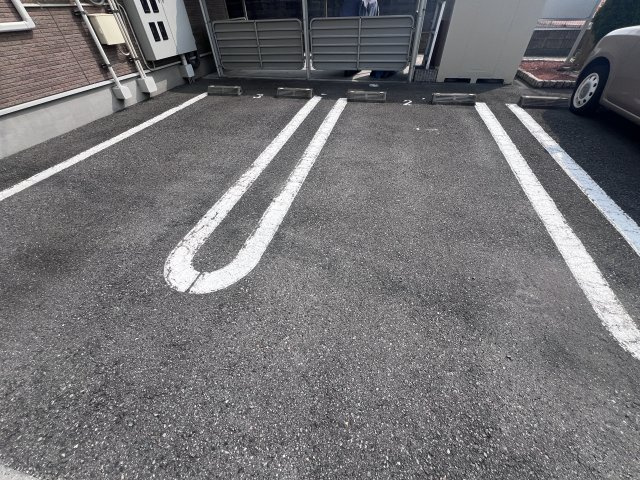 加古川市尾上町池田のアパートの駐車場