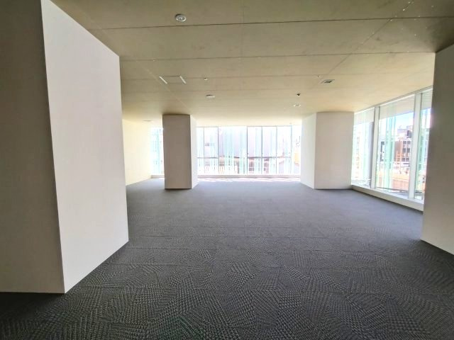 ｅｍＣＡＭＰＵＳ ＷＥＳＴ2階貸店舗の内装