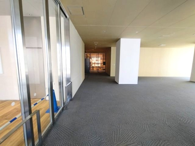 ｅｍＣＡＭＰＵＳ ＷＥＳＴ2階貸店舗の内装