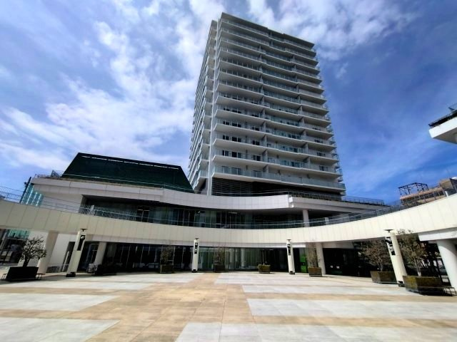 ｅｍＣＡＭＰＵＳ ＷＥＳＴ2階貸店舗の外観