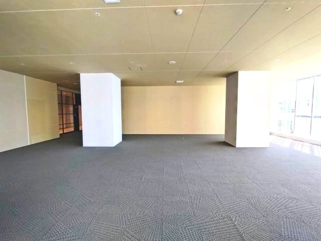 ｅｍＣＡＭＰＵＳ ＷＥＳＴ2階貸店舗の内装