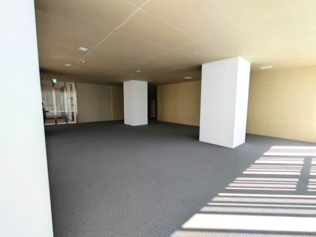 ｅｍＣＡＭＰＵＳ ＷＥＳＴ2階貸店舗の内装