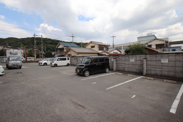【駐車場】 | エレガントライフマンション