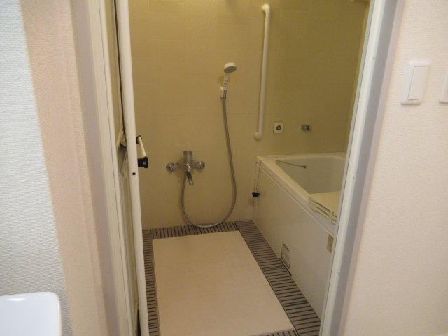 グリーンヒルズ東舞子３ＬＤＫの浴室|きれいなお風呂です