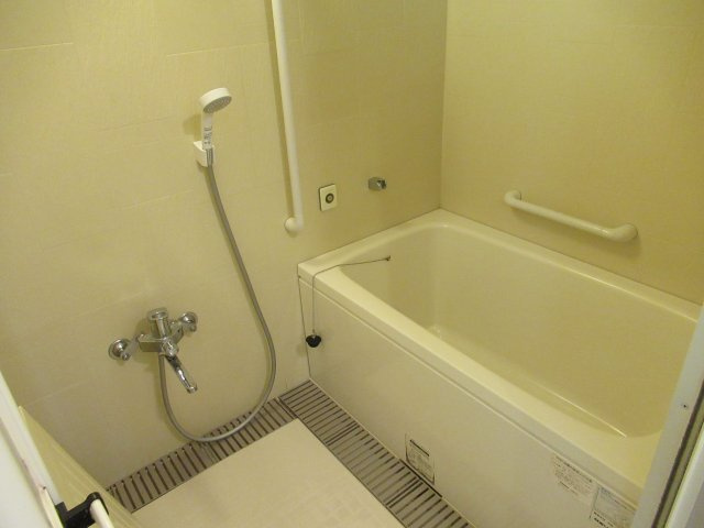 グリーンヒルズ東舞子３ＬＤＫの浴室