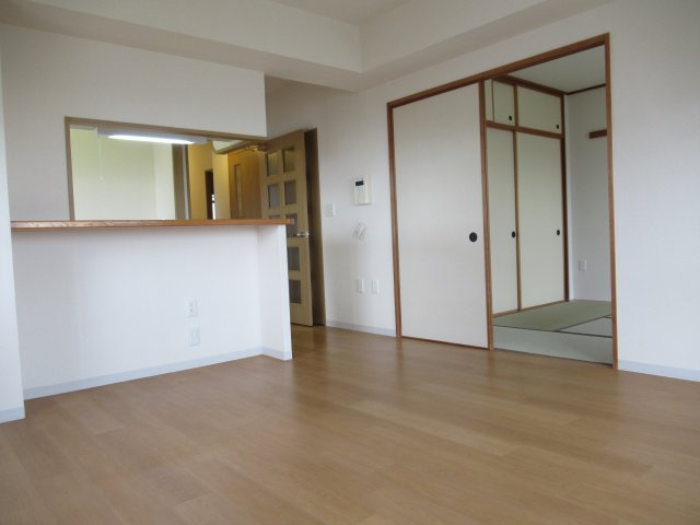 グリーンヒルズ東舞子３ＬＤＫの居間・リビング|おしゃれなリビングです