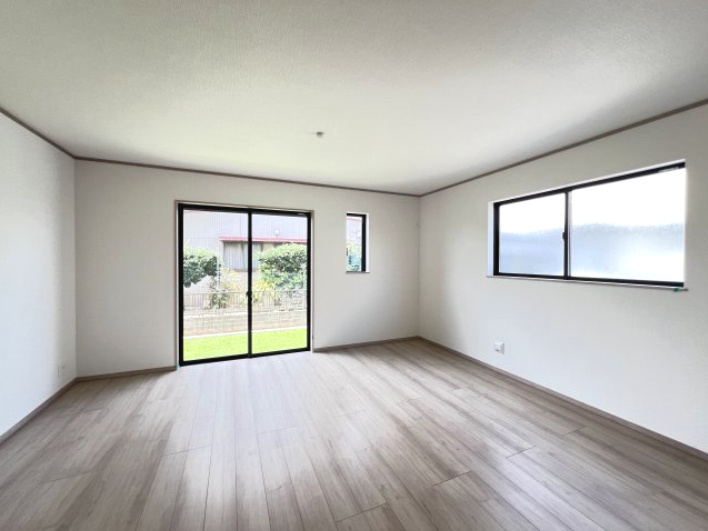 高浜市湯山町３期　１号棟の居間・リビング|LDK16.6帖