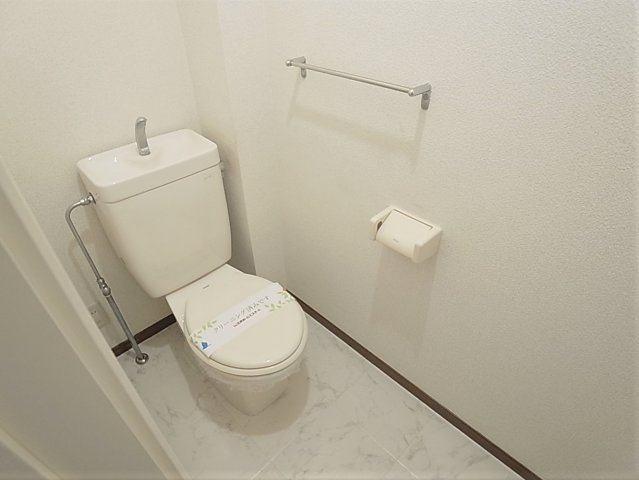 ソレアード・プラーサのトイレ|ウォシュレットの取り付けも可能なトイレ