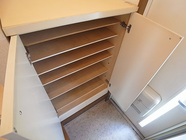 ソレアード・プラーサの玄関|シューズＢＯＸ