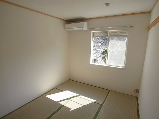 ソレアード・プラーサの内装|暖かみある寛げる和室