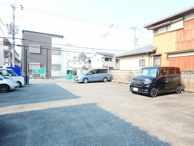 ハイツMⅢの駐車場