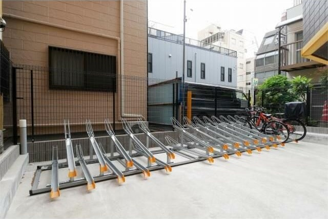 レアライズ秋葉原の駐車場