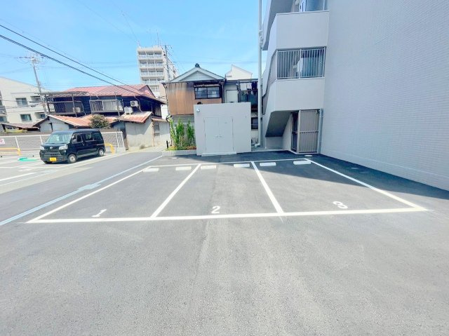 ArtizA淡路の駐車場