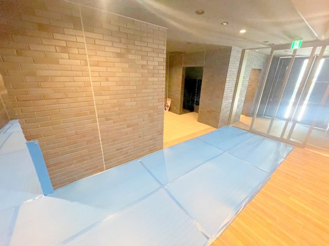 ArtizA淡路のエントランス