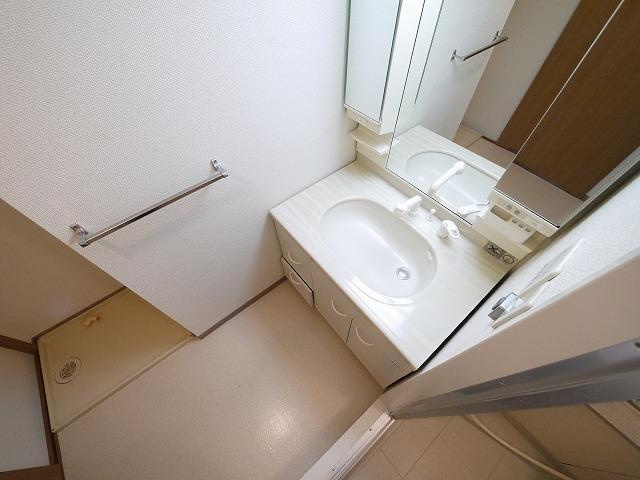 ルモン奈良大森の洗面所|脱衣スペースもあります