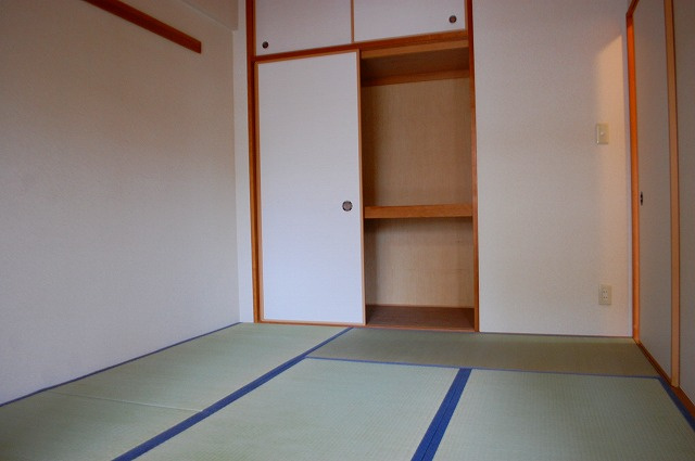 ルモン奈良大森の和室