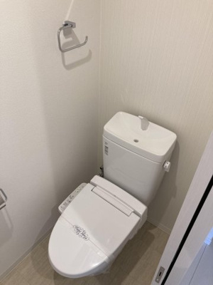 【トイレ】 | アソシアグロッツォ博多プレイス | 別号室の写真になります。現況優先。