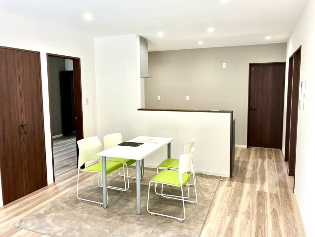 ルミナスコート飯山町⑤の居間・リビング