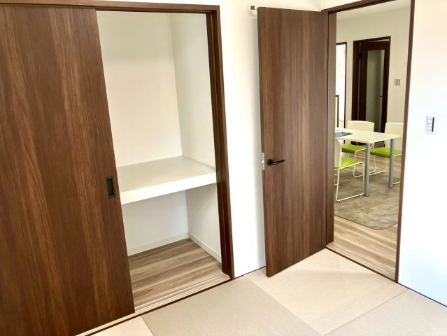 ルミナスコート飯山町⑤の和室