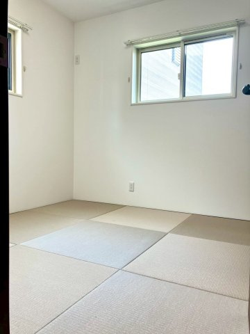 ルミナスコート飯山町⑤の和室