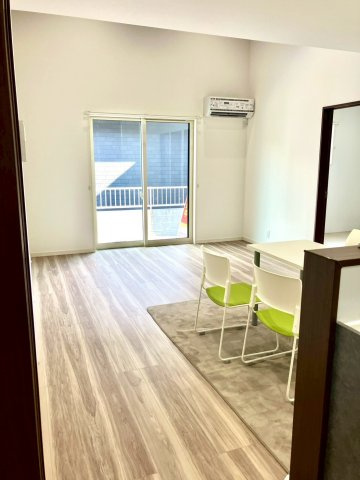 ルミナスコート飯山町⑤の居間・リビング