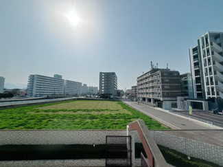 【展望】 | バルコニーからの展望。遮る建物が無く、素敵な景観と暖かい日差しをお部屋に運んでくれます♪