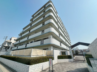 【外観】 | 敷地すべてに管理が行き届いていて、安心できます。まず、清潔です。